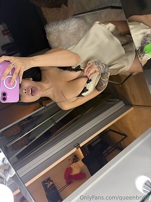 queenbri69 Nude Leaked Photo #3
