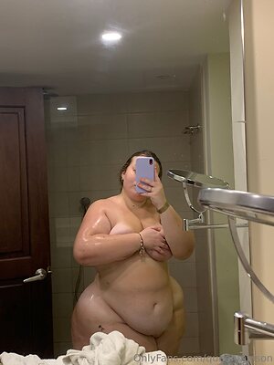 queenmaison Nude Leaked Photo #8