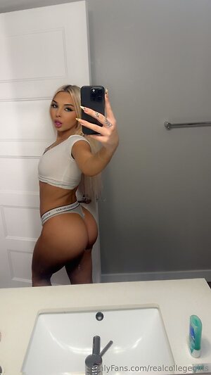 realcollegegirls Nude Leaked Photo #5
