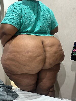 richyeayea Nude Leaked Photo #32