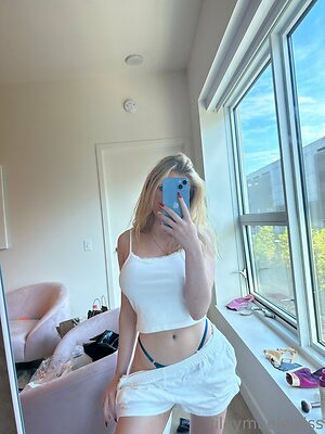 rileymaetwo Nude Leaked Photo #31