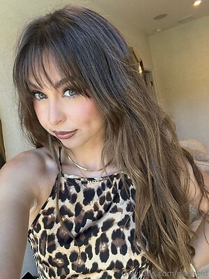 rileyreid Nude Leaked Photo #16