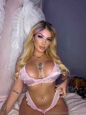 rubirhoades Nude Leaked Photo #16