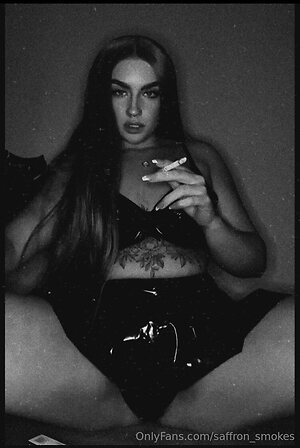 saffron smokes Nude Leaked Photo #16