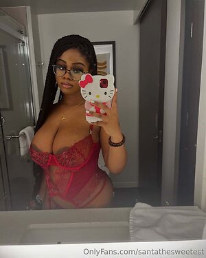 santathesweetest Nude Leaked Photo #24