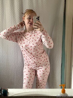 sativaskies Nude Leaked Photo #18