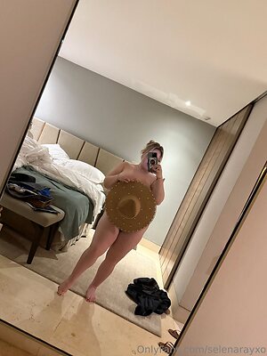 selenarayxo Nude Leaked Photo #10