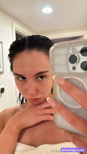sheiskarlii Nude Leaked Photo #33