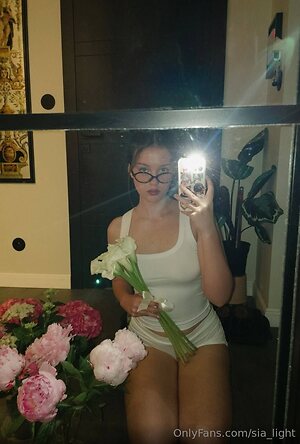 sia light Nude Leaked Photo #2