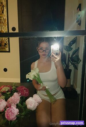 sia light Nude Leaked Photo #21
