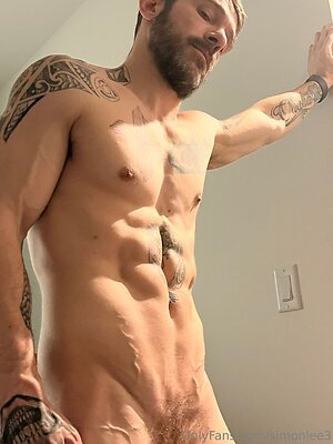 simonlee3 Nude Leaked Photo #3