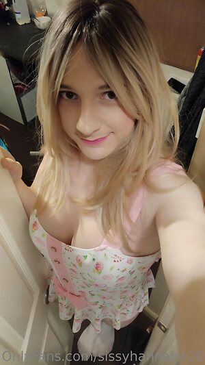 sissyhannah420 Nude Leaked Photo #13