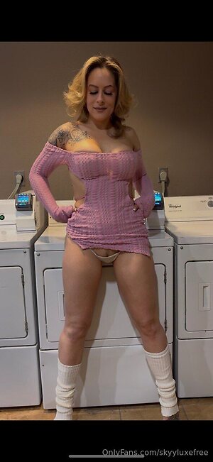 skyyluxefree Nude Leaked Photo #33