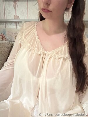 sleepylittledolly Nude Leaked Photo #17