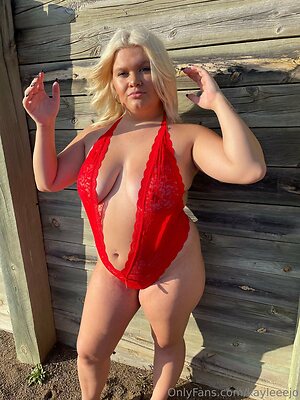 smalltowngirliee Nude Leaked Photo #15
