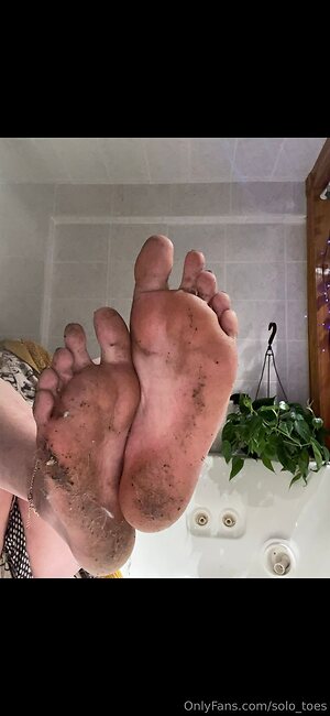 solo toes Nude Leaked Photo #31