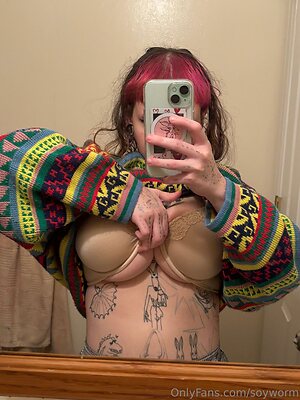 soyworm Nude Leaked Photo #25