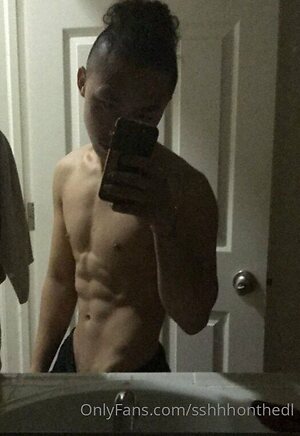 sshhhonthedl Nude Leaked Photo #8