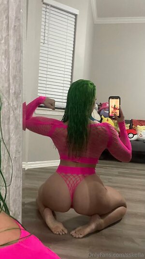 sskefla Nude Leaked Photo #9