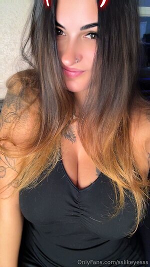 sslikeyesss Nude Leaked Photo #14