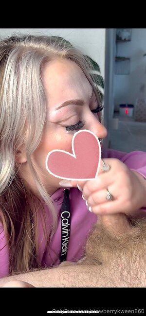 stawberrykween860