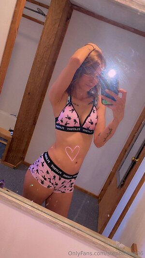 stephaniee96 Nude Leaked Photo #3