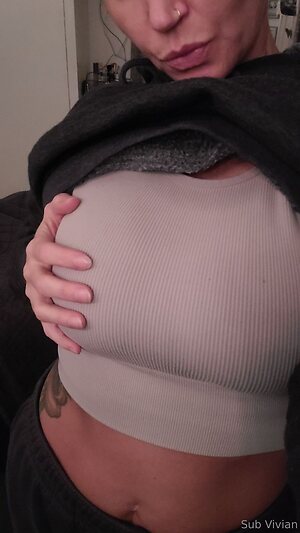 subvivianfree Nude Leaked Photo #9