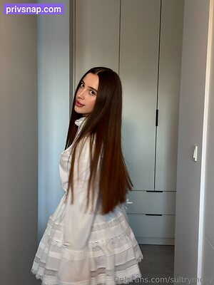 sultrymolly Nude Leaked Photo #29