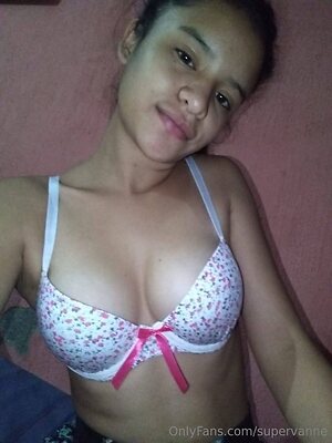 supervanne Nude Leaked Photo #19