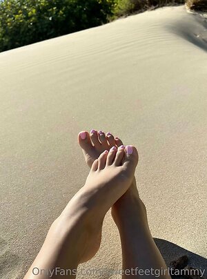 sweetfeetgirltammy Nude Leaked Photo #15