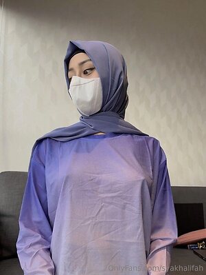 syakhalifah Nude Leaked Photo #19