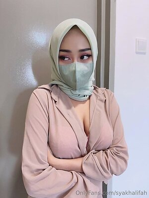 syakhalifah Nude Leaked Photo #20