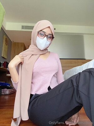 syakhalifah Nude Leaked Photo #30