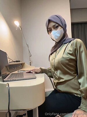 syakhalifah Nude Leaked Photo #33