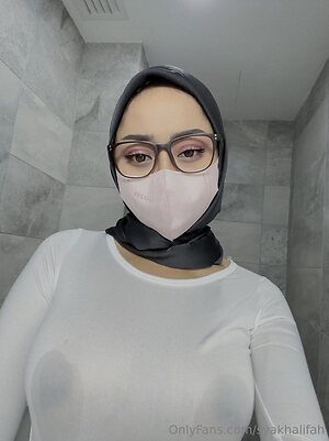 syakhalifah Nude Leaked Photo #40