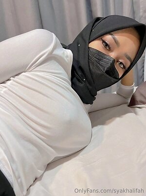 syakhalifah Nude Leaked Photo #44