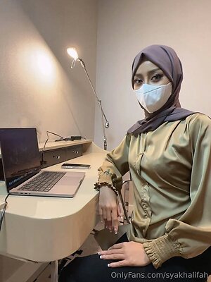 syakhalifah Nude Leaked Photo #45