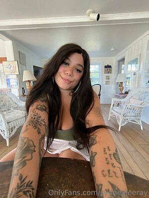 sydneyleeray Nude Leaked Photo #9