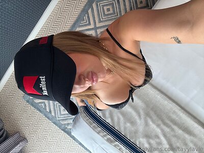 tayylavie Nude Leaked Photo #7