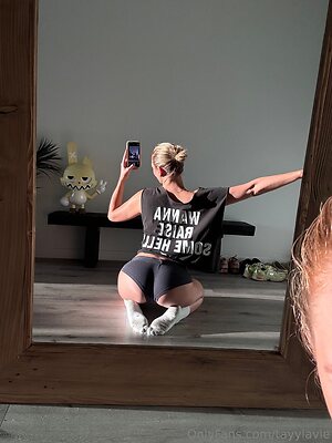 tayylavie Nude Leaked Photo #10