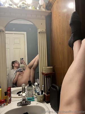 thaofficialkatie Nude Leaked Photo #3