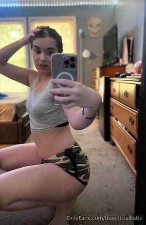 thaofficialkatie Nude Leaked Photo #15