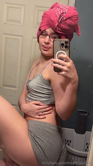 thaofficialkatie Nude Leaked Photo #16
