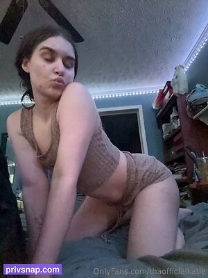 thaofficialkatie Nude Leaked Photo #19