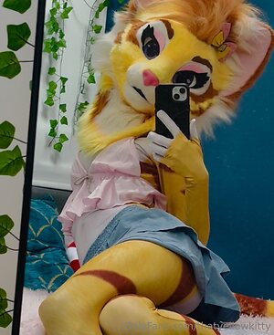 thatyellowkitty Nude Leaked Photo #4