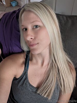 the country hotwife Nude Leaked Photo #35