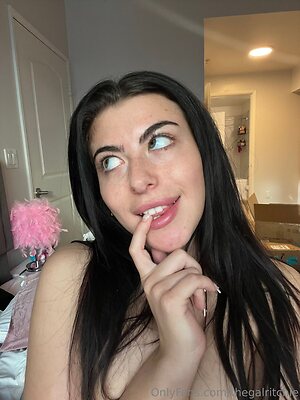 thegalritchie Nude Leaked Photo #3