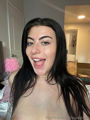 thegalritchie Nude Leaked Photo #9