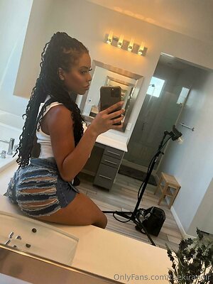 thekiranoir Nude Leaked Photo #26