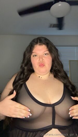 thick girl k Nude Leaked Photo #11